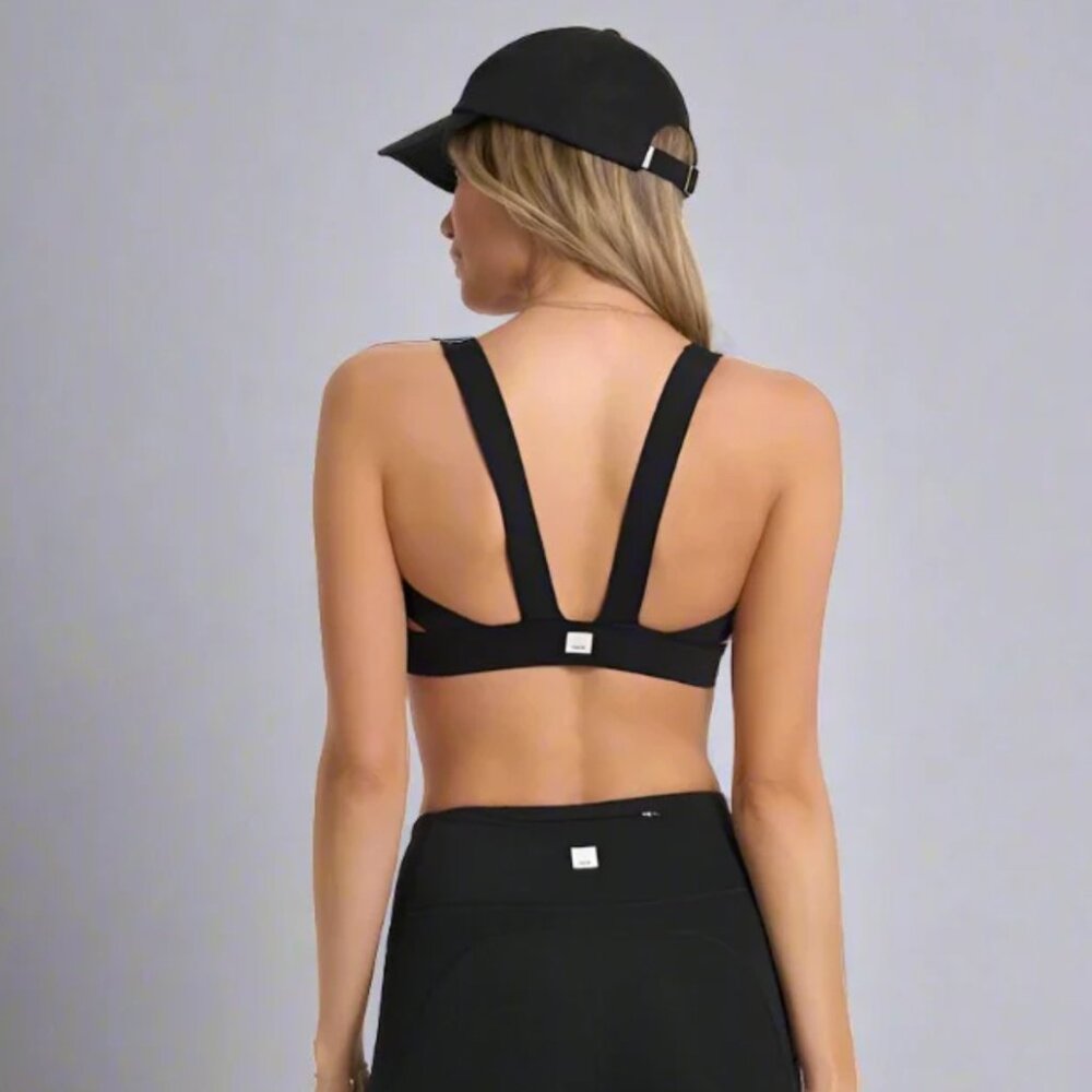 BRAND NEW Vuori Stride Sports Bra Black